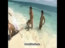 Sofía Gucci follando en la playa