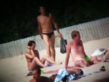 Mi propio video voyeur de playa de chicas calientes desnudas tomando el sol