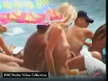 Vídeo con cámara oculta en la playa de dos mujeres nudistas maduras sexys