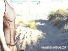 Destellando mi cuerpo desnudo por ir a la playa
