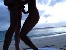 Sexo en la playa de nuevo con Foreverlicious