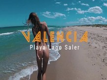 Chica rusa Sasha Bikeyeva - Estoy desnuda y hermosa en la playa del Lago Saler en Valencia