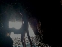 En la Playa, Escondidos Dentro de la cueva