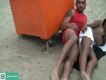 Pareja practicando sexo en la arena de la playa Fortaleza Ceará. Video completo en xvideos red