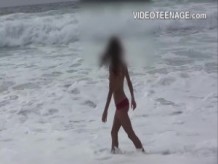 sexo adolescente desnudo en la playa