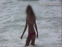 hermosas chicas adolescentes desnudas en la playa