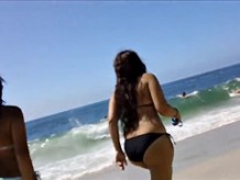 Sincero latina gran culo gordo en la playa