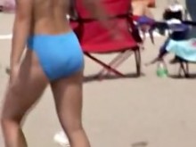Chicas sinceras en bikini fueron fácilmente espiadas en la playa 04s