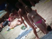 Increíbles imágenes de voyeur en la playa nudista