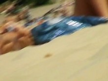 Mujeres desnudas calientes filmadas por un voyeur de playa nudista