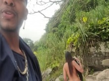 La primera vez de Amanda Souza en una playa nudista en Río de Janeiro Brasil