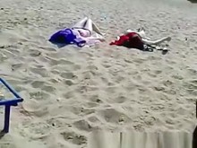 Cumming sobre adolescentes calientes en la playa