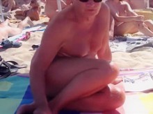 El punto de vista del voyeur en la playa nudista de Cap d'Agde