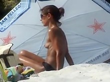 morena francés topless increíble playa parís nudista lago