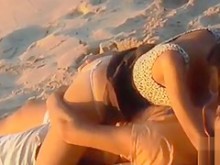 pareja de video voyeur real atrapada follando en una playa vacía