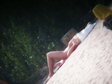 Muchos nudistas sexys en la playa atrapados desnudos en cámara oculta voyeur