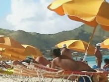 playa voyeur video de un desnudo MILF y un desnudo asiático hottie