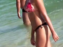 Chicas calientes en topless en bikini