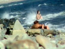 milf desnuda en la playa
