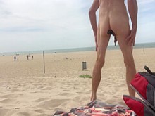 Dildo anal inserción en público playa
