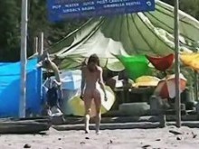 Magníficos nudistas amateurs en cámara oculta en la playa
