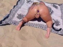 Una buena puta follada en la playa