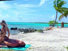 Sexo en la playa pública en la playa nudista Maldivas