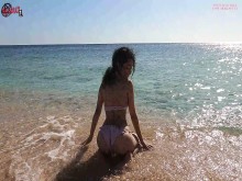 Sissi juega con su coño bajo el agua en Sharm el Sheikh - dollscult