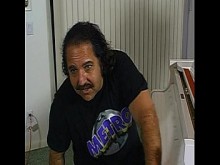 Metro - Ron Jeremy Venice Beach - escena 4