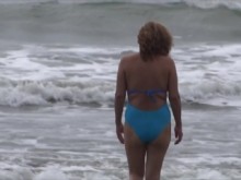 Me encanta lucirme en bikini en la playa y volver al apartamento a tener sexo.