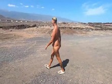 Desde la playa nudista donde estábamos nos fuimos a explorar el edificio abandonado cercano.&num;nudismo &num;pareja nudista &num;nudista &num;pub...