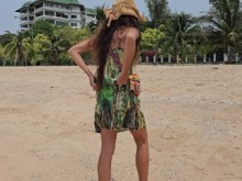 Public Beach sin bragas # Risky Pussy n Red pero Finanche de enchufe