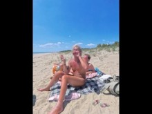 Show de sexo en vivo Nudist Beach, Gigi y Dave, versión móvil, 4K show 1 cámara 1
