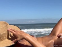 127A Coco asiático MILF Oiled and Creampie en la playa Onlyfans @ Appleliu-76