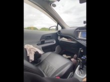 Sexo en automóvil en una playa impopular mientras conduce con ella
