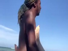 White Girl consigue BBC en Jamacian Beach todas las posiciones