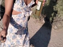 pequeña hermosa femboy camina en publico con vestido y sandalias rosas muy caliente