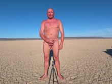 Masturbándose en la playa
