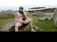 Irlandeses por primera vez en una playa nudista