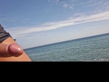 Hotsportfitboy Daring Beach Adventure: arriesgada jugada de polla y corrida masiva junto al océano