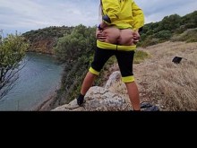 Primer plano de PEE desde Rocky Clifs antes de ir a Cold Scandinavian Beach