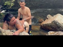 Sexo arriesgado en el río, follada increíble