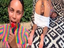 Me follé a un extraño que conocí en la playa.