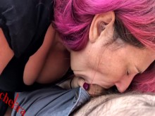 Chekra chupa la polla en la playa