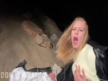 Follando a una chica sexy de Ucrania en la playa de Barcelona