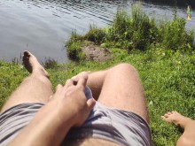 Hermosa paja en público en la playa - semen real al aire libre 4K