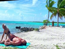 Sexo en la playa pública en la playa nudista Maldivas