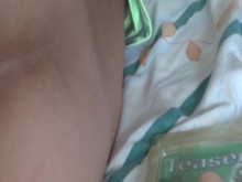 Después de la playa disfruto de mis dos enormes consoladores a falta de una buena polla