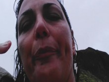 Masturbación en la playa hablando español