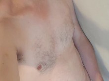 ¡Tipo de playa musculoso masturbado y masturbándose!